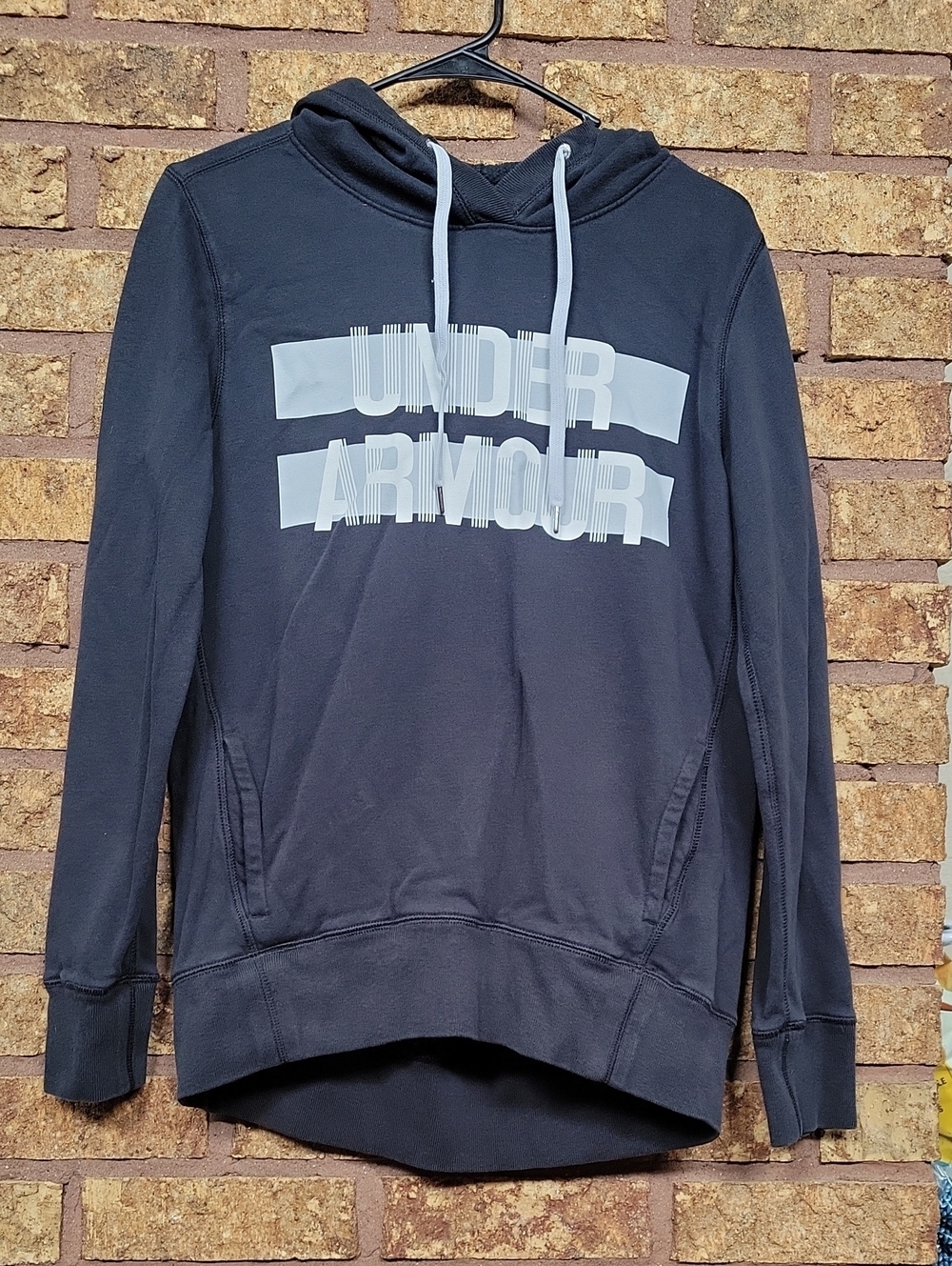 Under Armour Black Pullover Hoodie Size Small